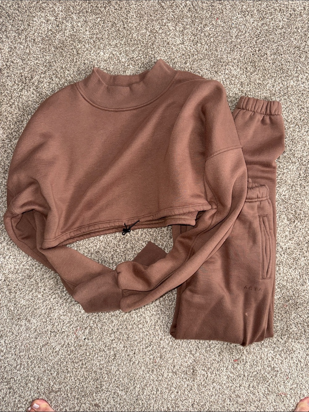 Women's Cropped Sweatshirt and Joggers Set - Brown